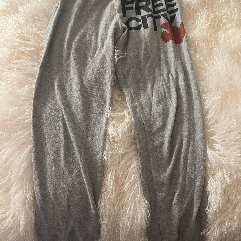 Freecity sweatpants